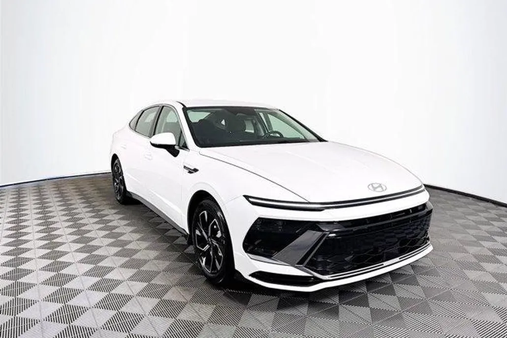 2025 Hyundai Sonata SEL photo 1
