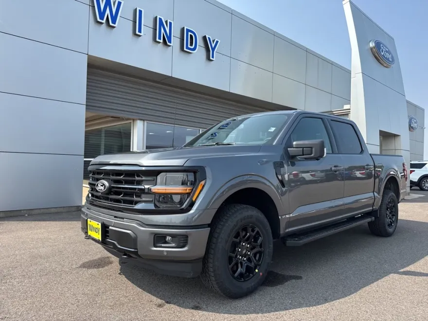 2025 Ford F-150 XLT photo 1