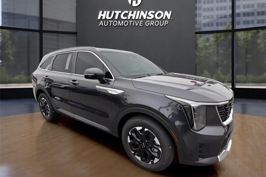 2025 Kia Sorento S photo 1