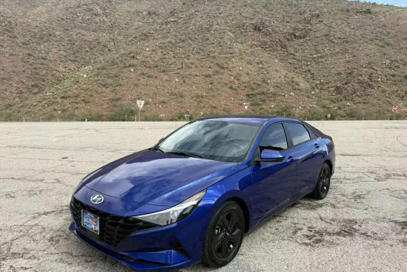 2021 Hyundai Elantra SEL photo 1