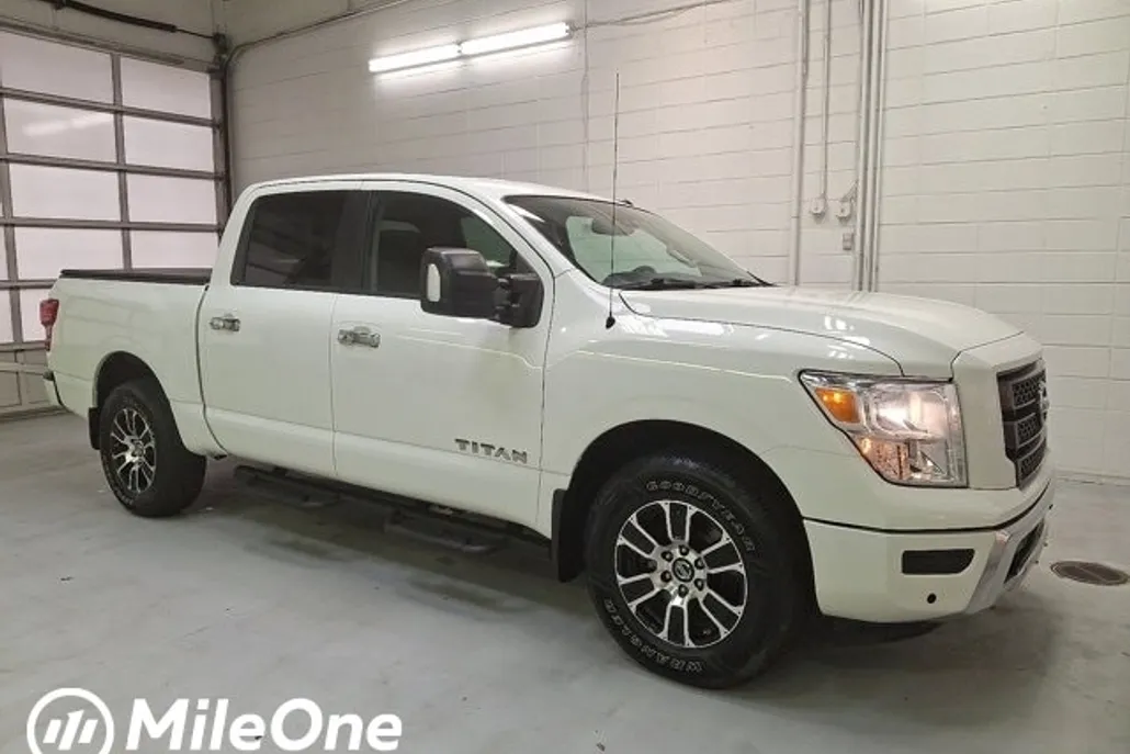 2021 Nissan Titan SV photo 1