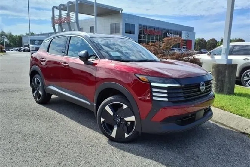 2025 Nissan Kicks SR photo 1