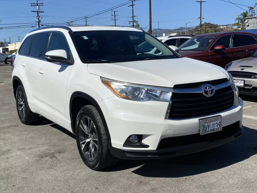 2016 Toyota Highlander XLE photo 1