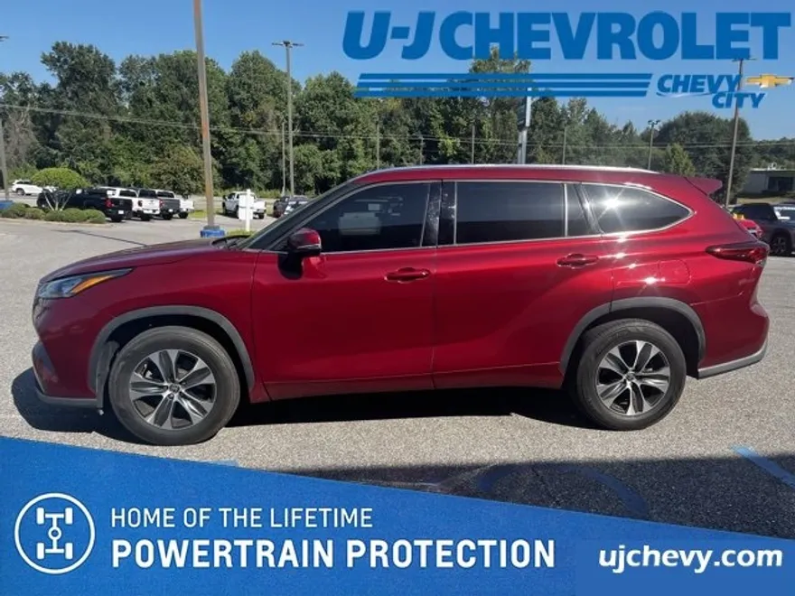 2020 Toyota Highlander XLE photo 1