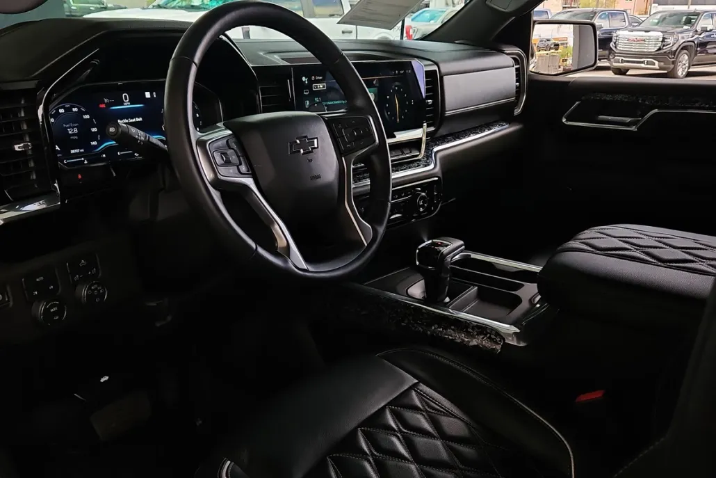 2023 Chevrolet Silverado 1500 RST photo 1