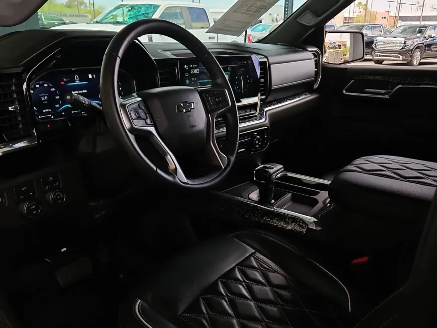 2023 Chevrolet Silverado 1500 RST photo 1