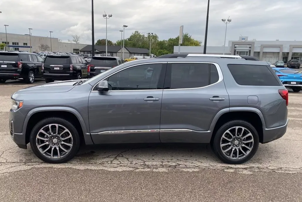 2022 Gmc Acadia Denali photo 1