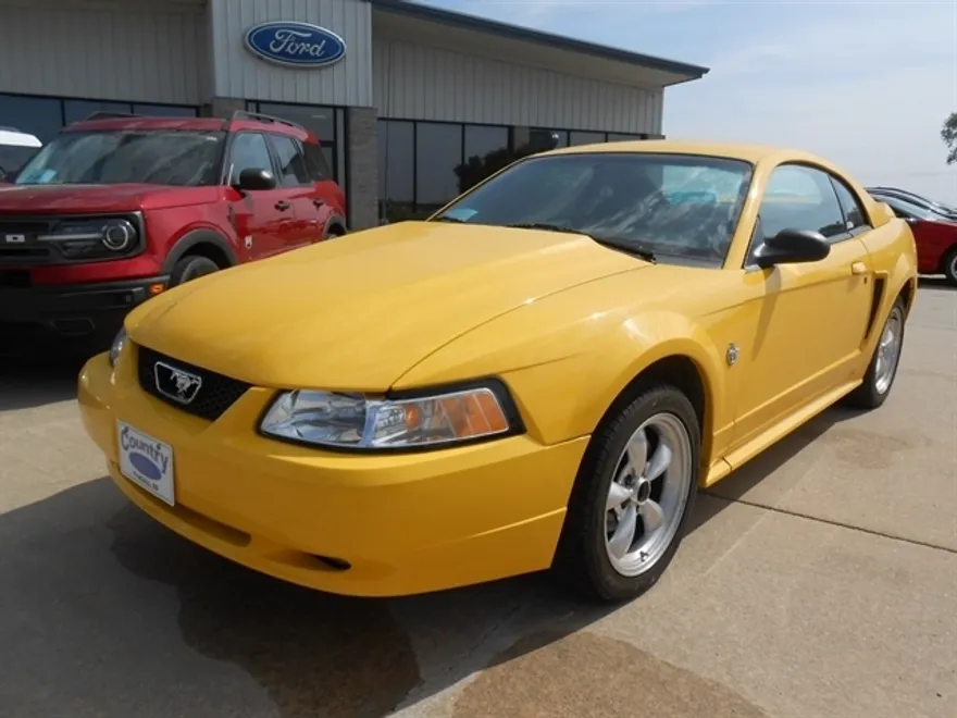 1999 Ford Mustang GT photo 1
