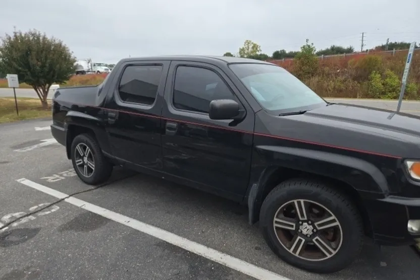 2013 Honda Ridgeline Sport photo 1