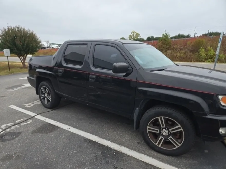 2013 Honda Ridgeline Sport photo 1
