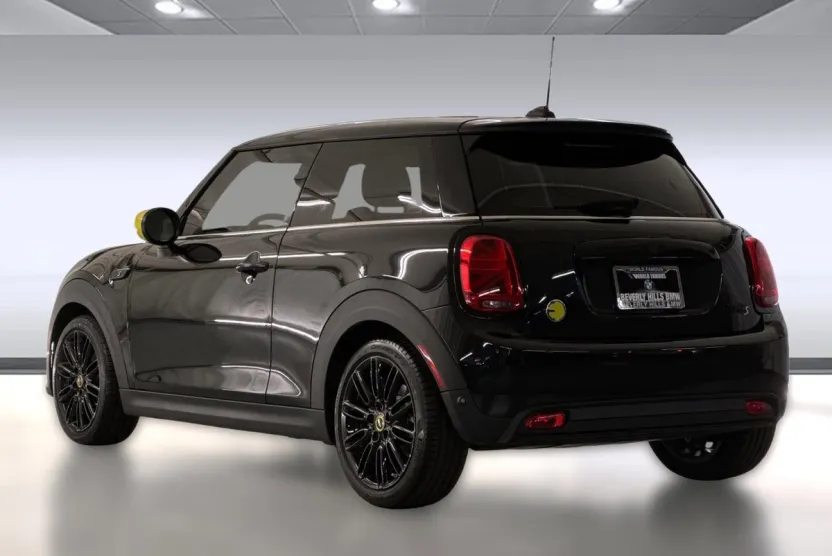2024 Mini Cooper 2 Door Hardtop SE photo 1