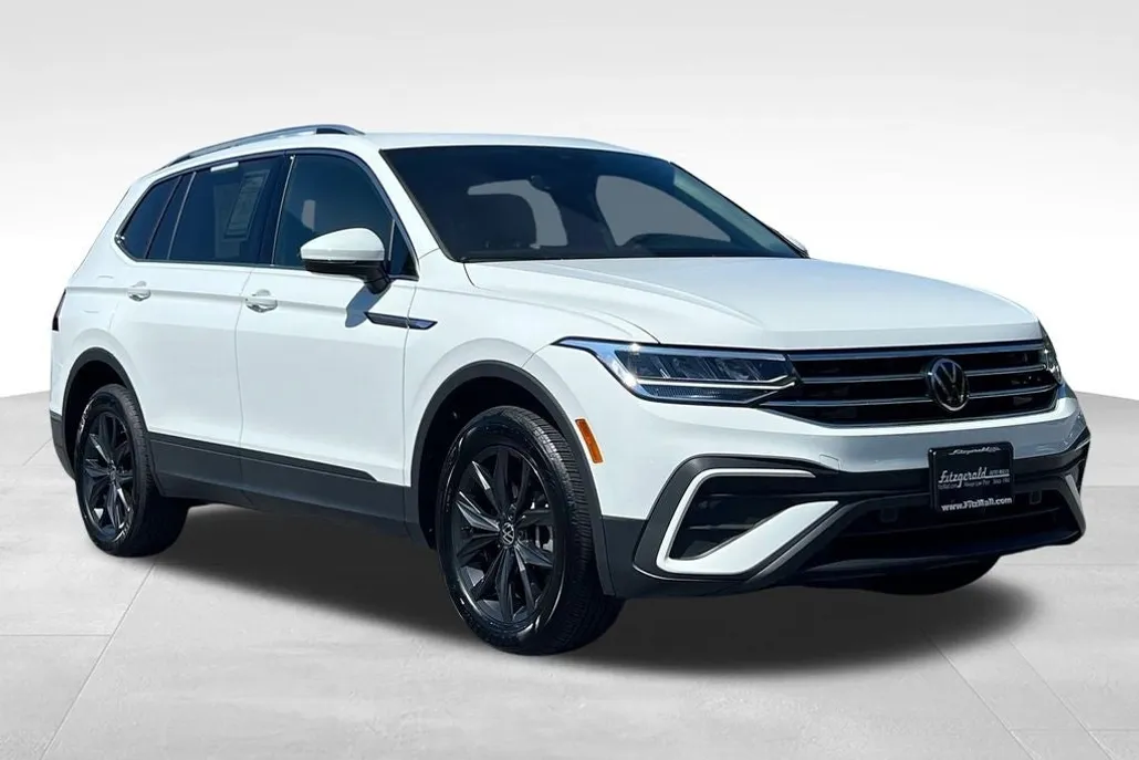 2024 Volkswagen Tiguan SE Wolfsburg Edition photo 1