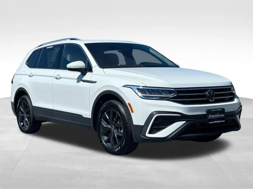 2024 Volkswagen Tiguan SE Wolfsburg Edition photo 1