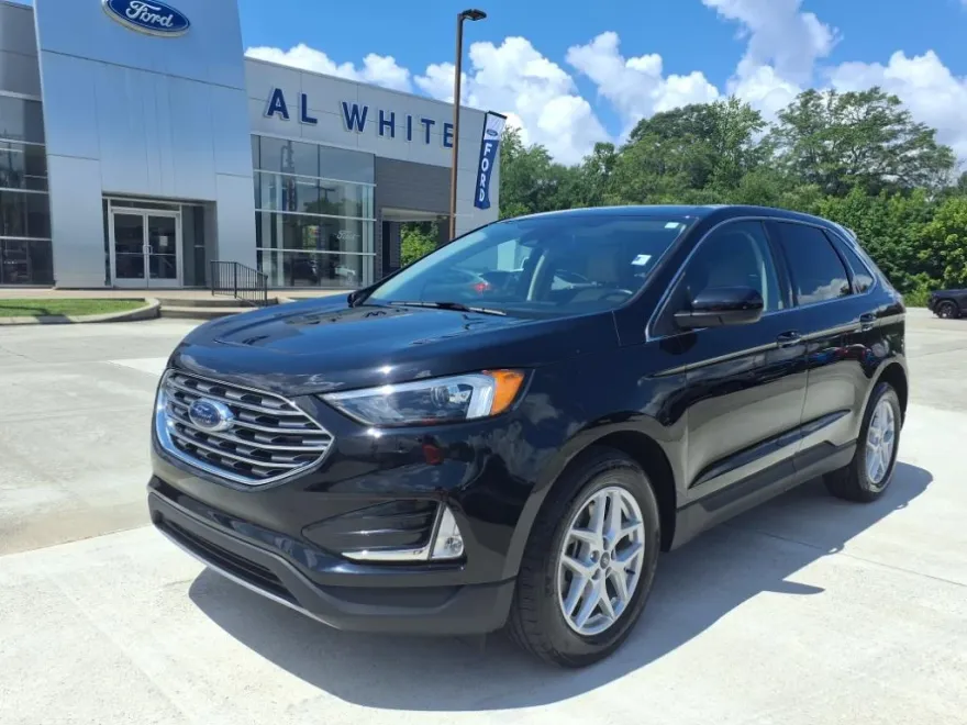 2022 Ford Edge SEL photo 1