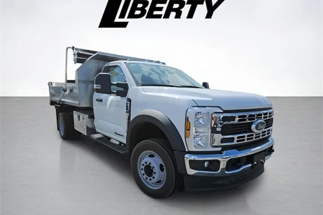 2024 Ford F-550 photo 1