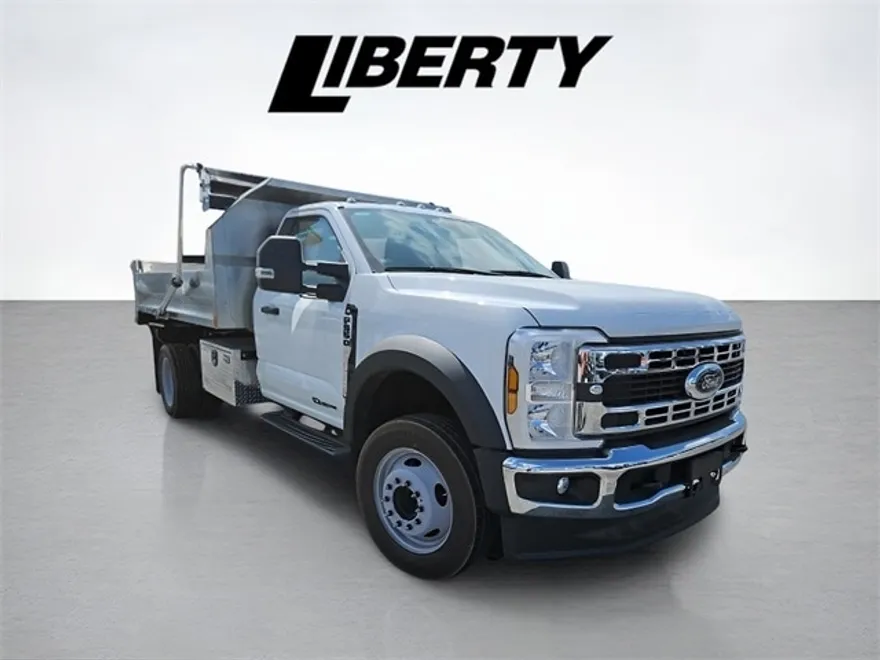 2024 Ford F-550 photo 1