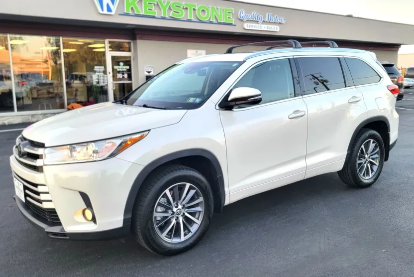 2018 Toyota Highlander XLE Sport photo 1