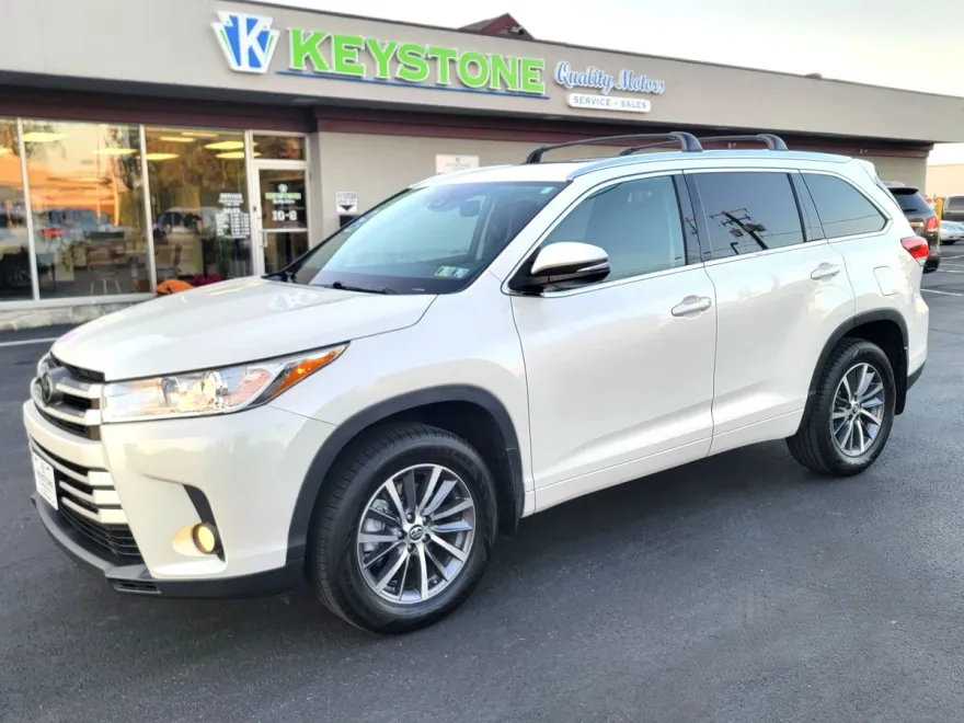 2018 Toyota Highlander XLE Sport photo 1
