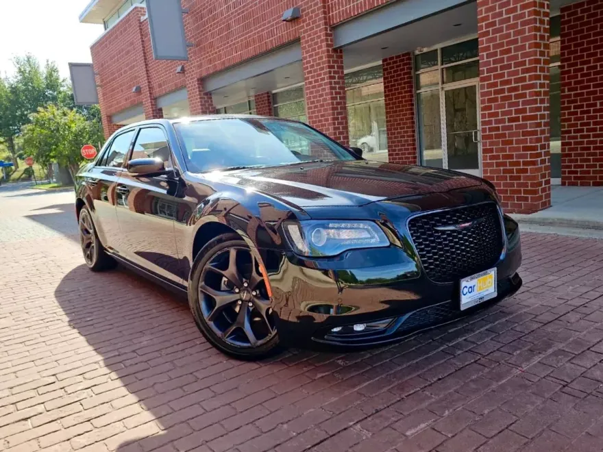 2022 Chrysler 300 photo 1
