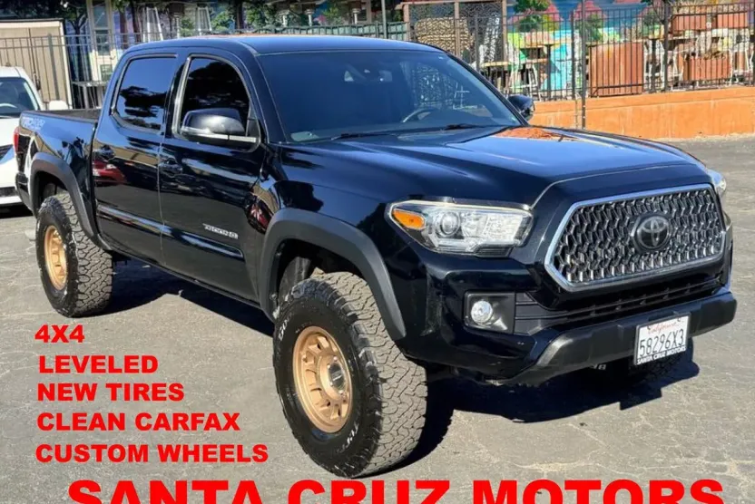 2019 Toyota Tacoma TRD photo 1