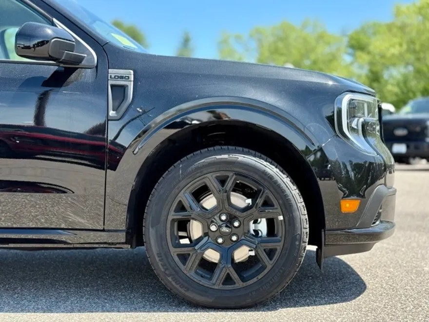 2025 Ford Maverick photo 1