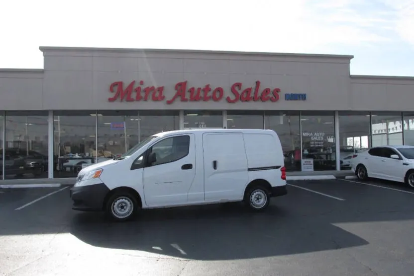 2014 Nissan NV200 S photo 1