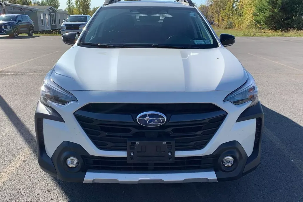 2023 Subaru Outback Limited photo 1