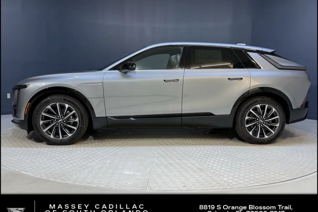 2025 Cadillac Lyriq Sport photo 1