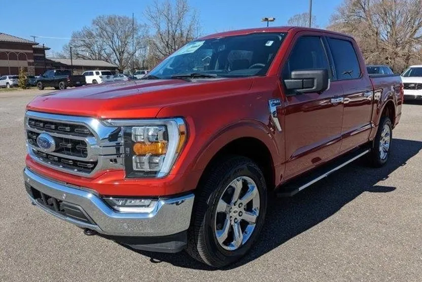 2023 Ford F-150 XLT photo 1