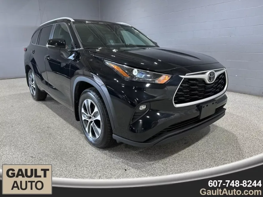 2024 Toyota Highlander XLE photo 1