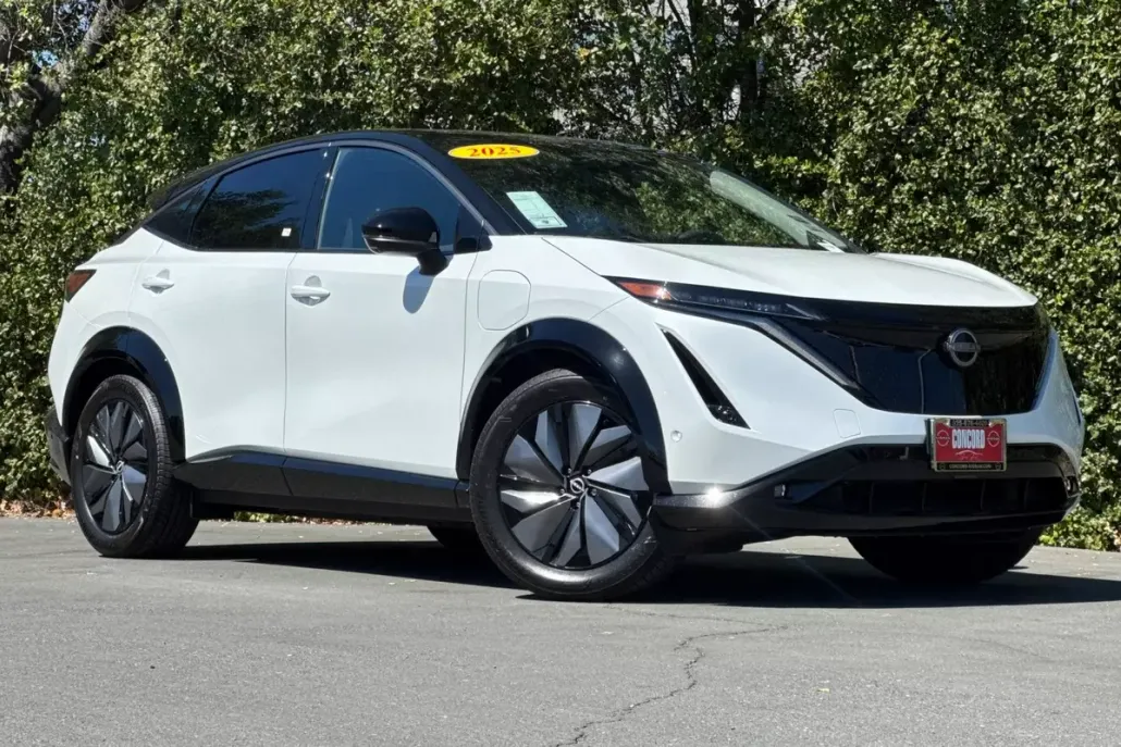 2025 Nissan ARIYA Platinum e-4ORCE photo 1