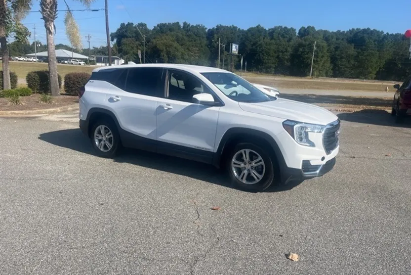 2024 Gmc Terrain SLE photo 1