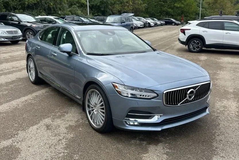 2017 Volvo S90 T6 Inscription photo 1