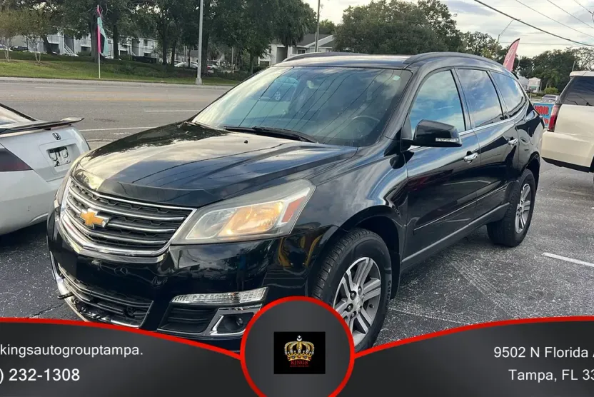 2017 Chevrolet Traverse 2LT photo 1
