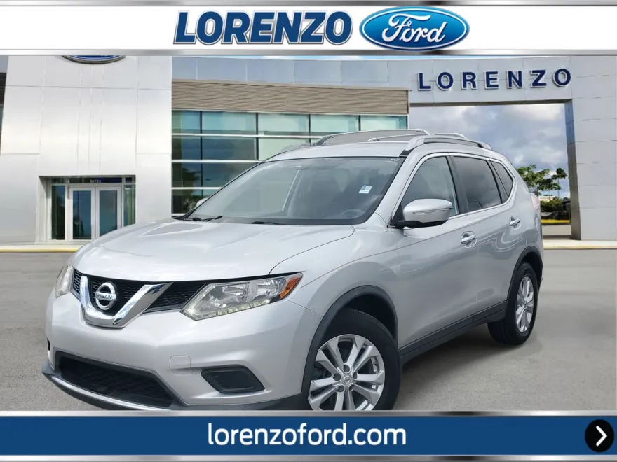 2015 Nissan Rogue SV photo 1