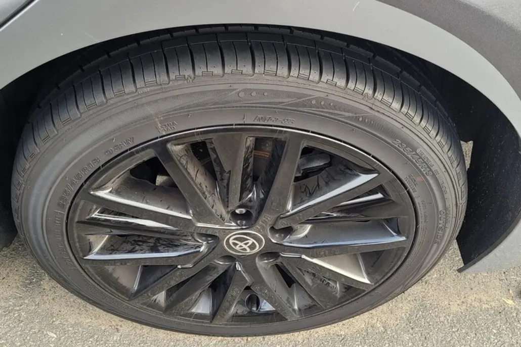2021 Toyota Camry SE photo 1