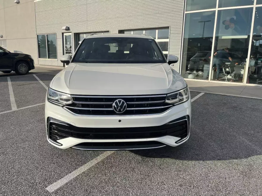 2022 Volkswagen Tiguan SEL Premium R-Line photo 1