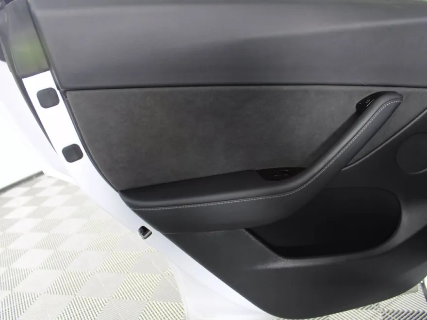2020 Tesla Model Y Long Range photo 29
