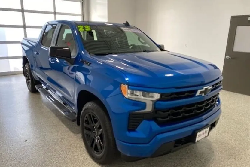 2023 Chevrolet Silverado RST photo 1