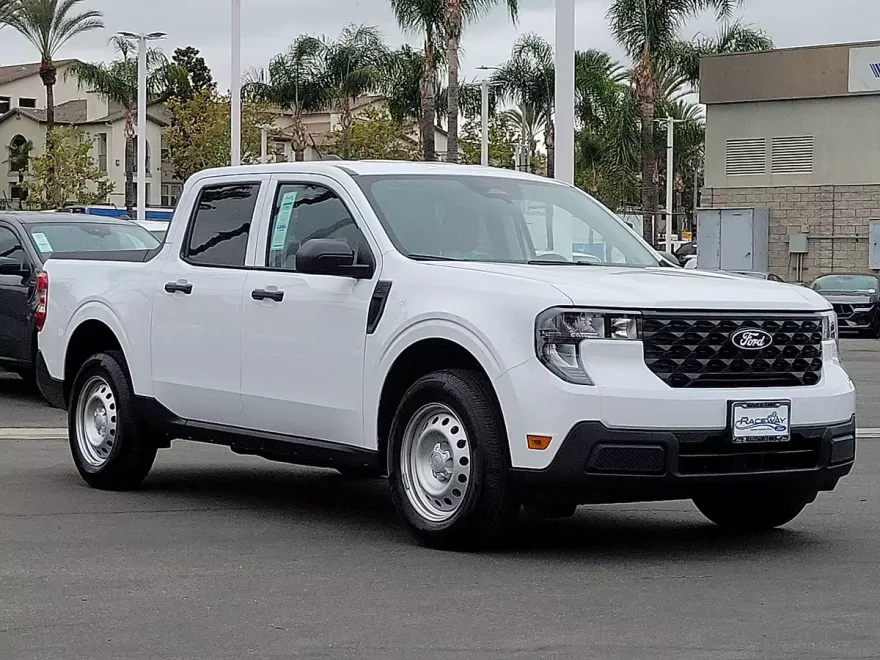 2025 Ford Maverick XL photo 1