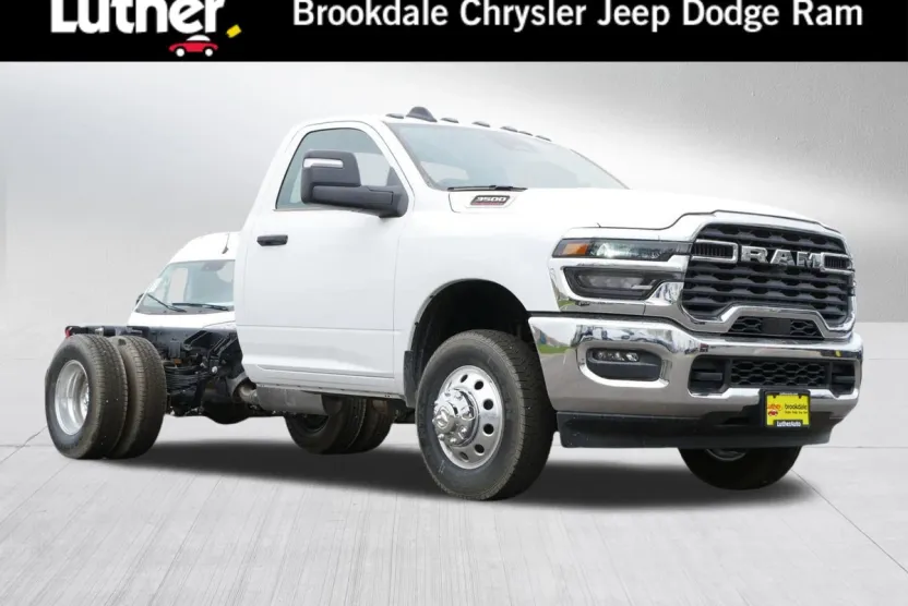 2025 Ram 3500 Tradesman photo 1