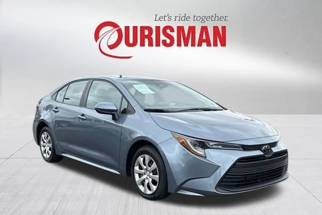 2024 Toyota Corolla LE photo 1