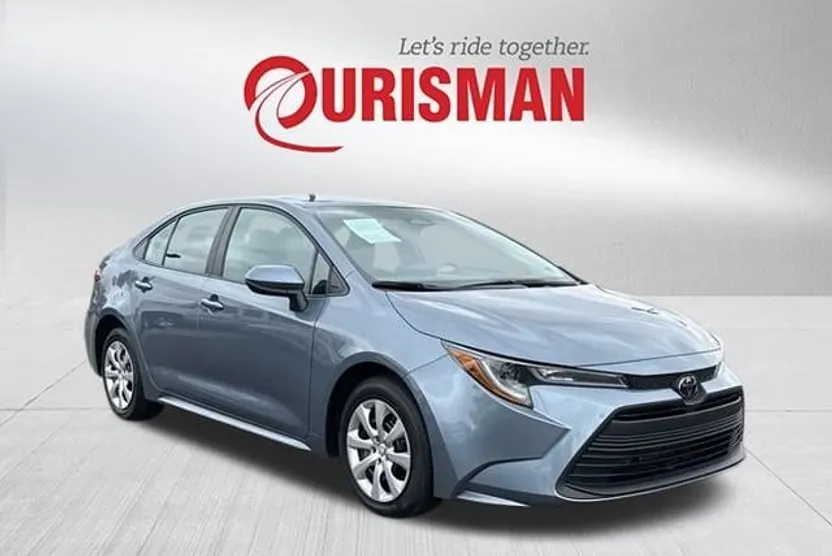 2024 Toyota Corolla LE photo 1