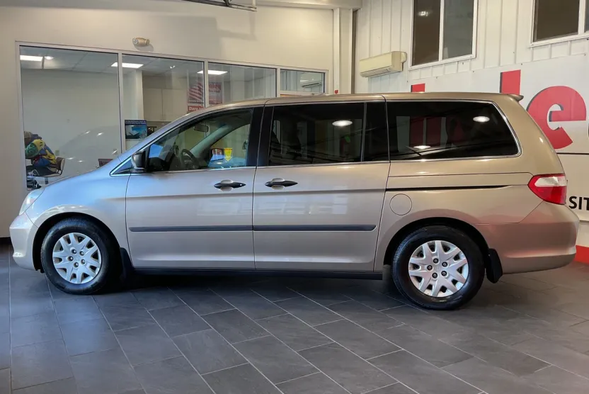 2006 Honda Odyssey LX photo 1