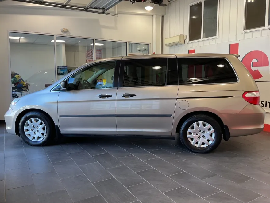 2006 Honda Odyssey LX photo 1