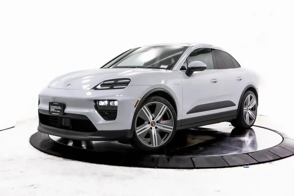 2025 Porsche Macan Electric photo 1