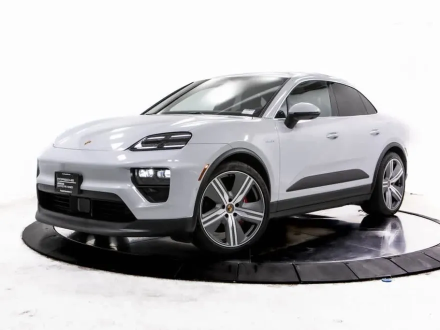 2025 Porsche Macan Electric photo 1