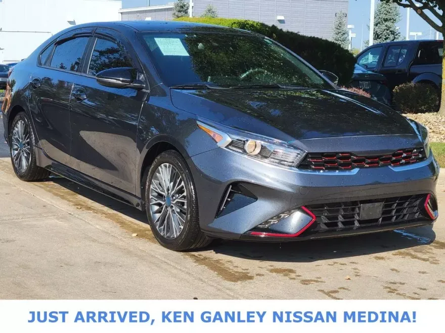 2024 Kia Forte GT-Line photo 1