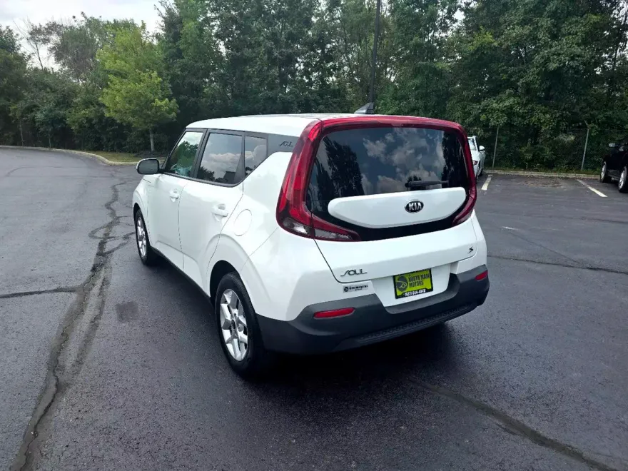 2021 Kia Soul S photo 1