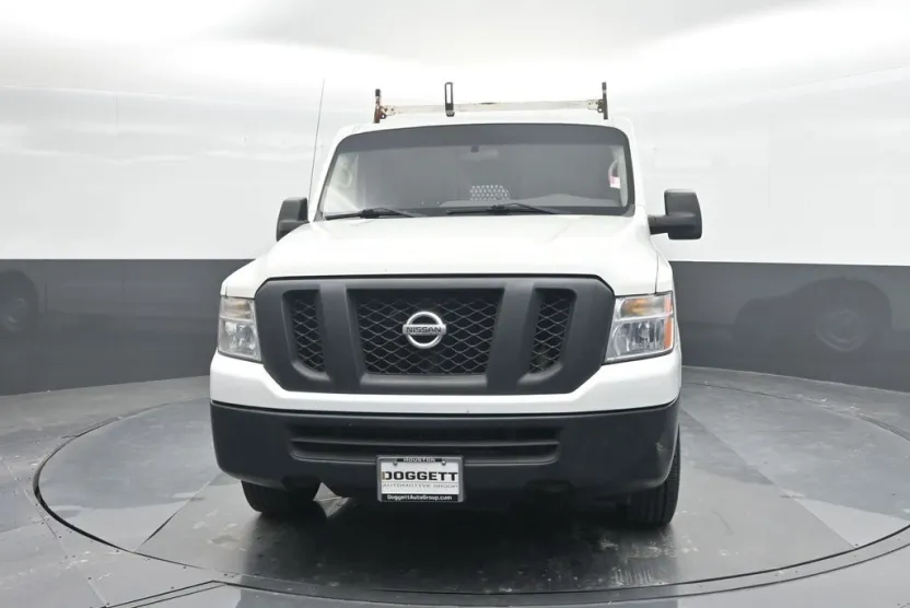 2017 Nissan NV2500 HD S photo 1